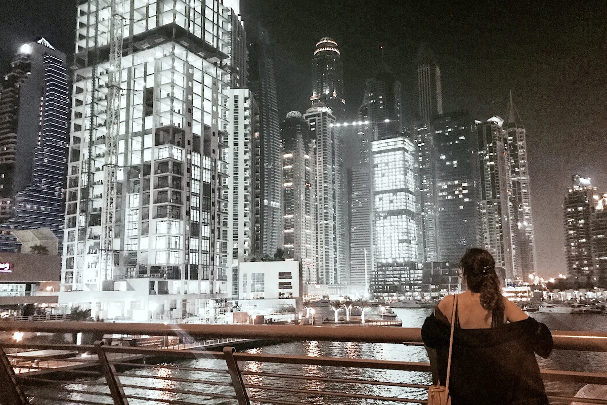 Anna en Dubai Marina, Dubái