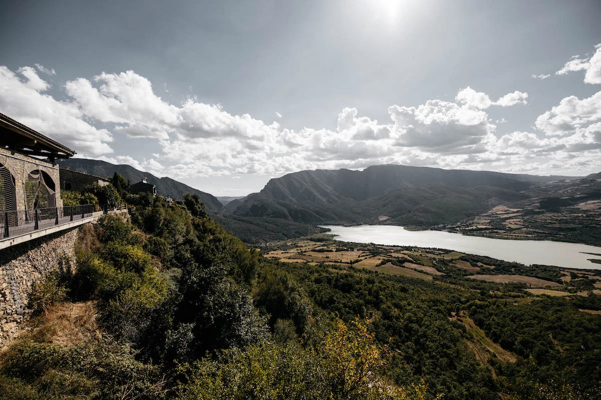 Mirador de Llimiana con vistas al embalse de Cellers y la Serra del Montsec, Pallars Jussà