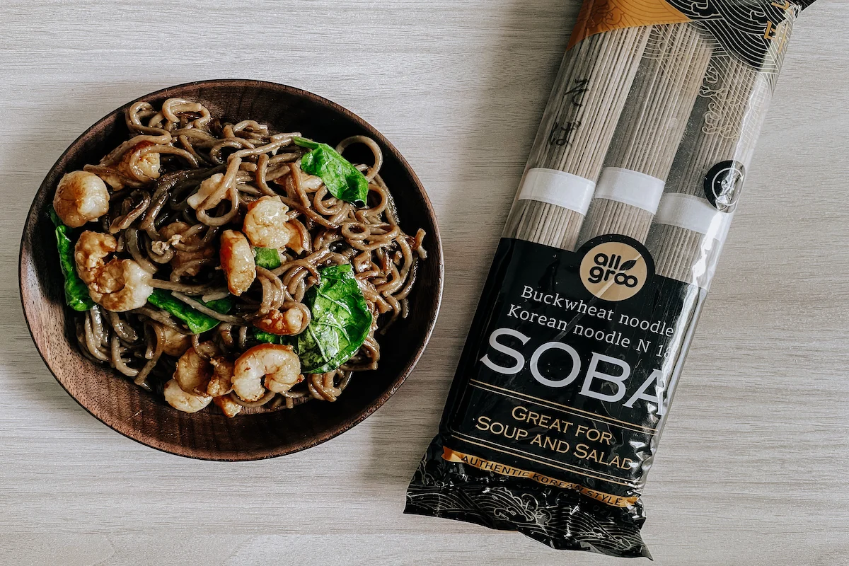 Receta Fideos Soba de Trigo Sarraceno con gambas y salsa Tamari