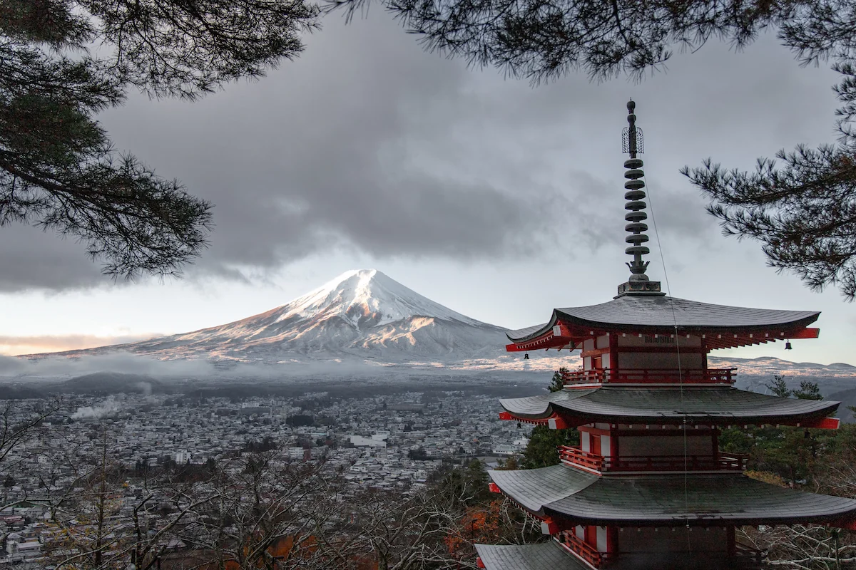 Pagoda y Monte Fuji en Japón | Descubriendo el mundo con Anna