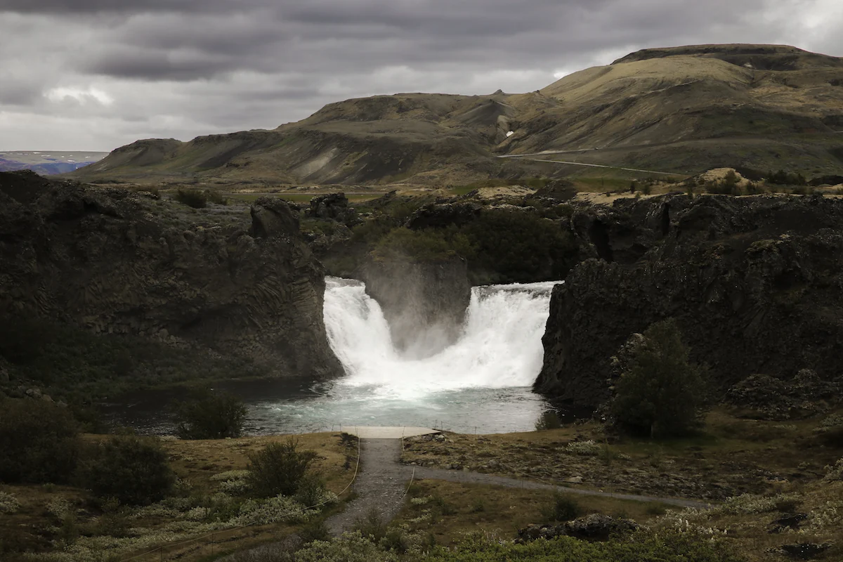 Hjalparfoss-Islandia-Descubriendo-el-mundo-con-Anna