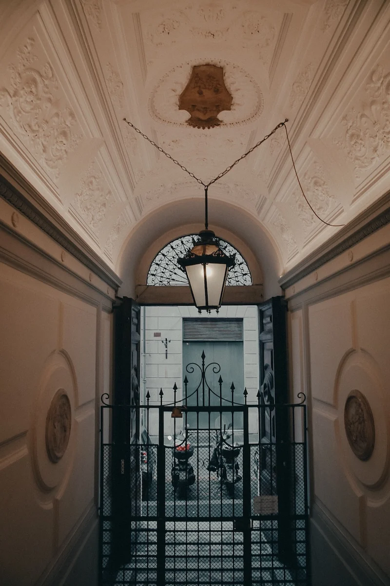 Portal entrada hotel 939 de Roma