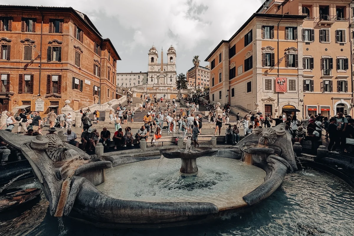 Vista de la Plaza de España cerca de alojamiento céntrico en Roma